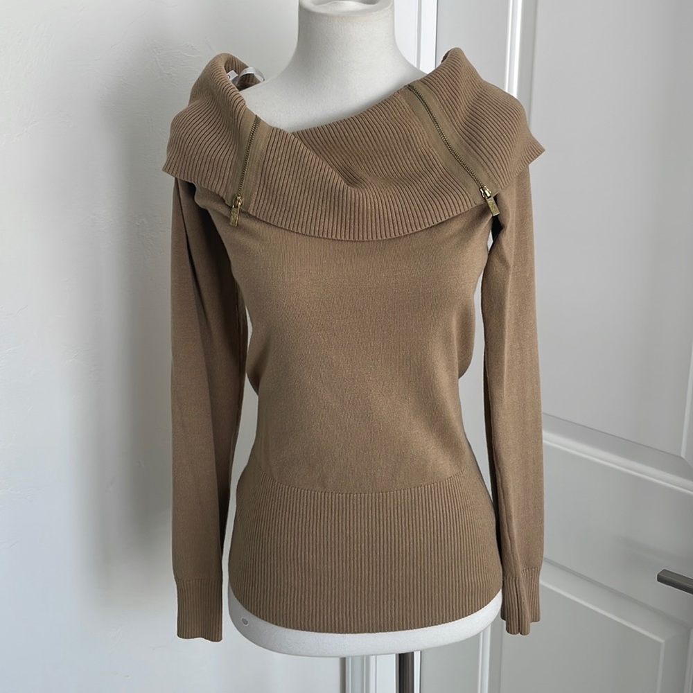 EUC Guess off-the-shoulder zip detail sweater